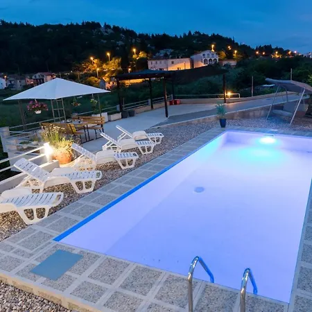 Family Friendly With A Swimming Pool Bacina, Neretva Delta - Usce Neretve - 15309 플로체