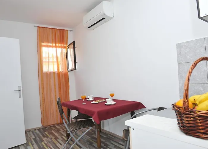 Family Friendly With A Swimming Pool Bacina, Neretva Delta - Usce Neretve - 15309 Appartement Ploce (Dubrovnik-Neretva)